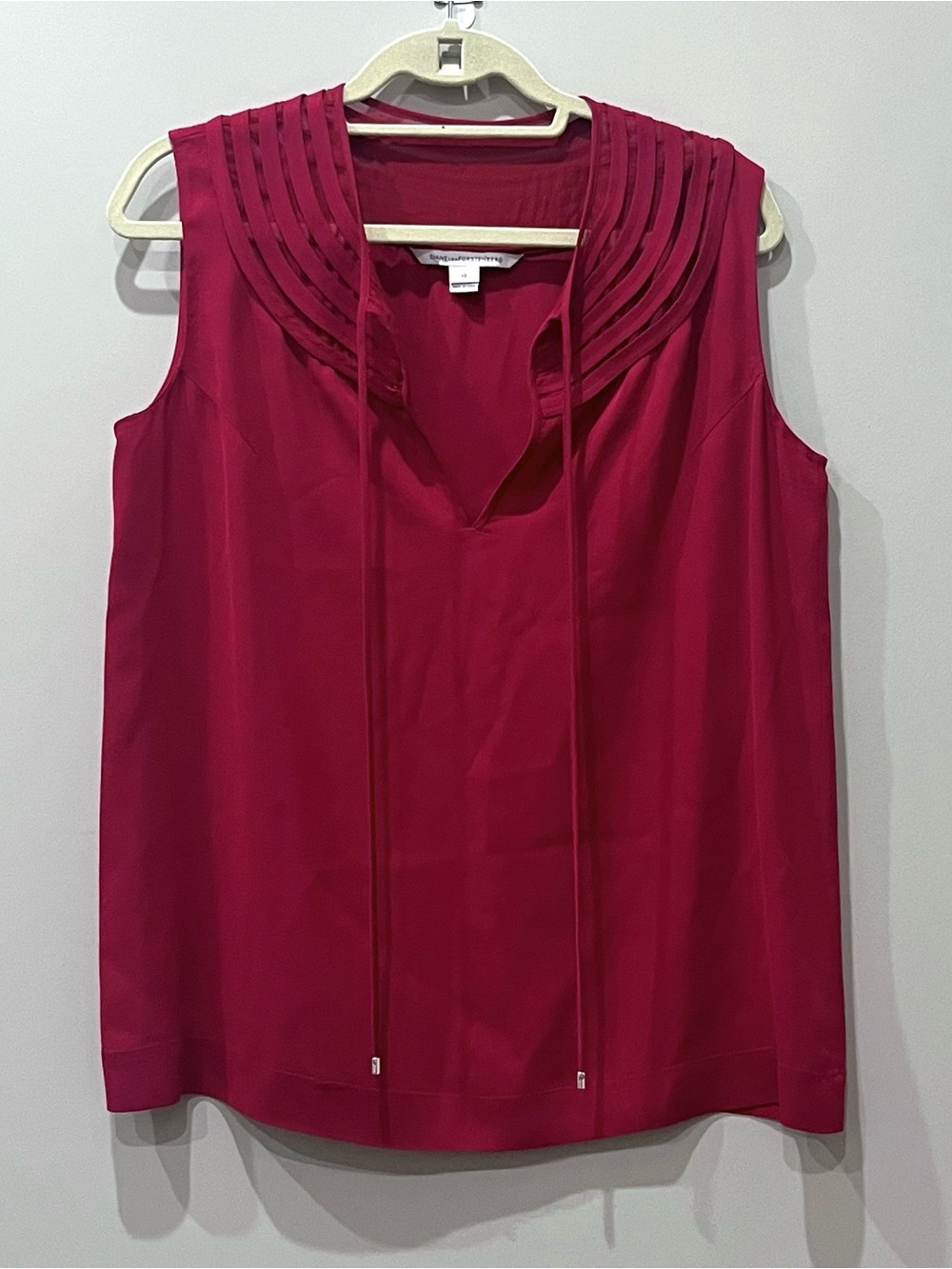 DVF 100% Silk Sleeveless Yoke Tie-Neck Top - Raspberry Burgundy Size 12